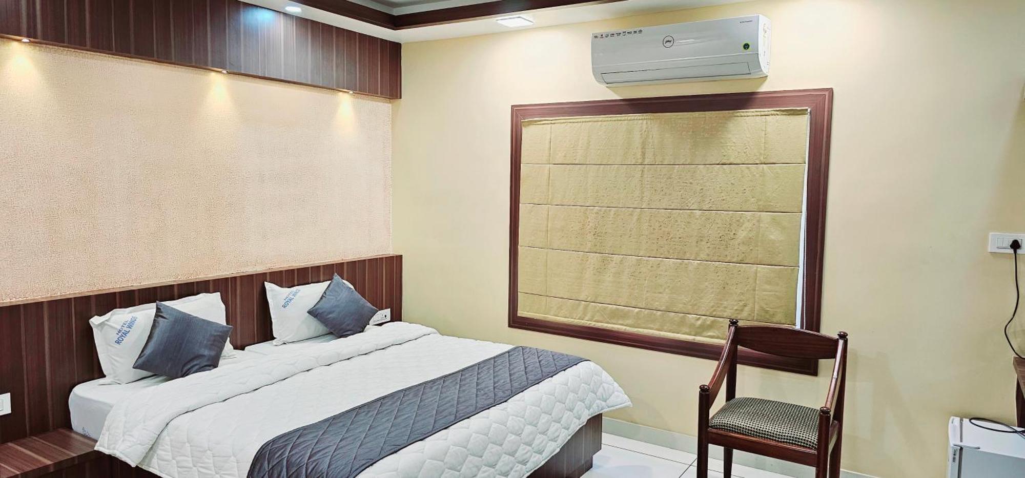 Hotel Royal Wings Elur Bagian luar foto