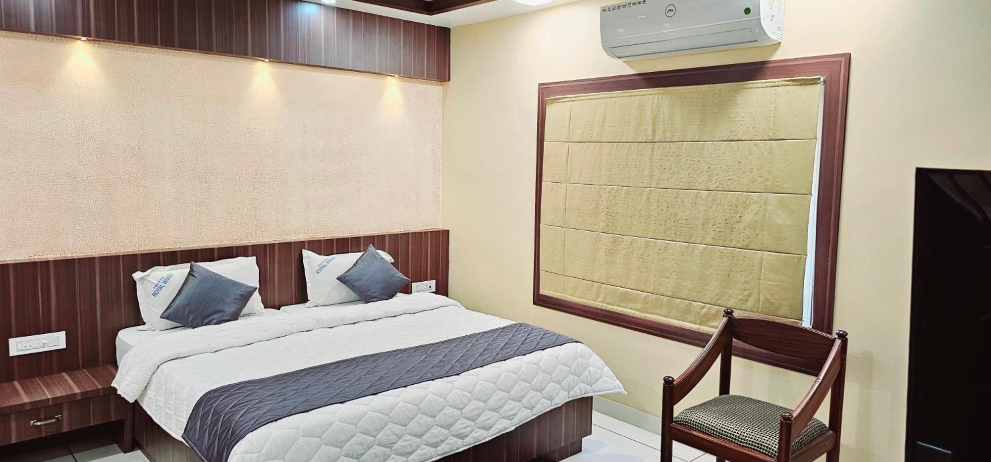 Hotel Royal Wings Elur Bagian luar foto