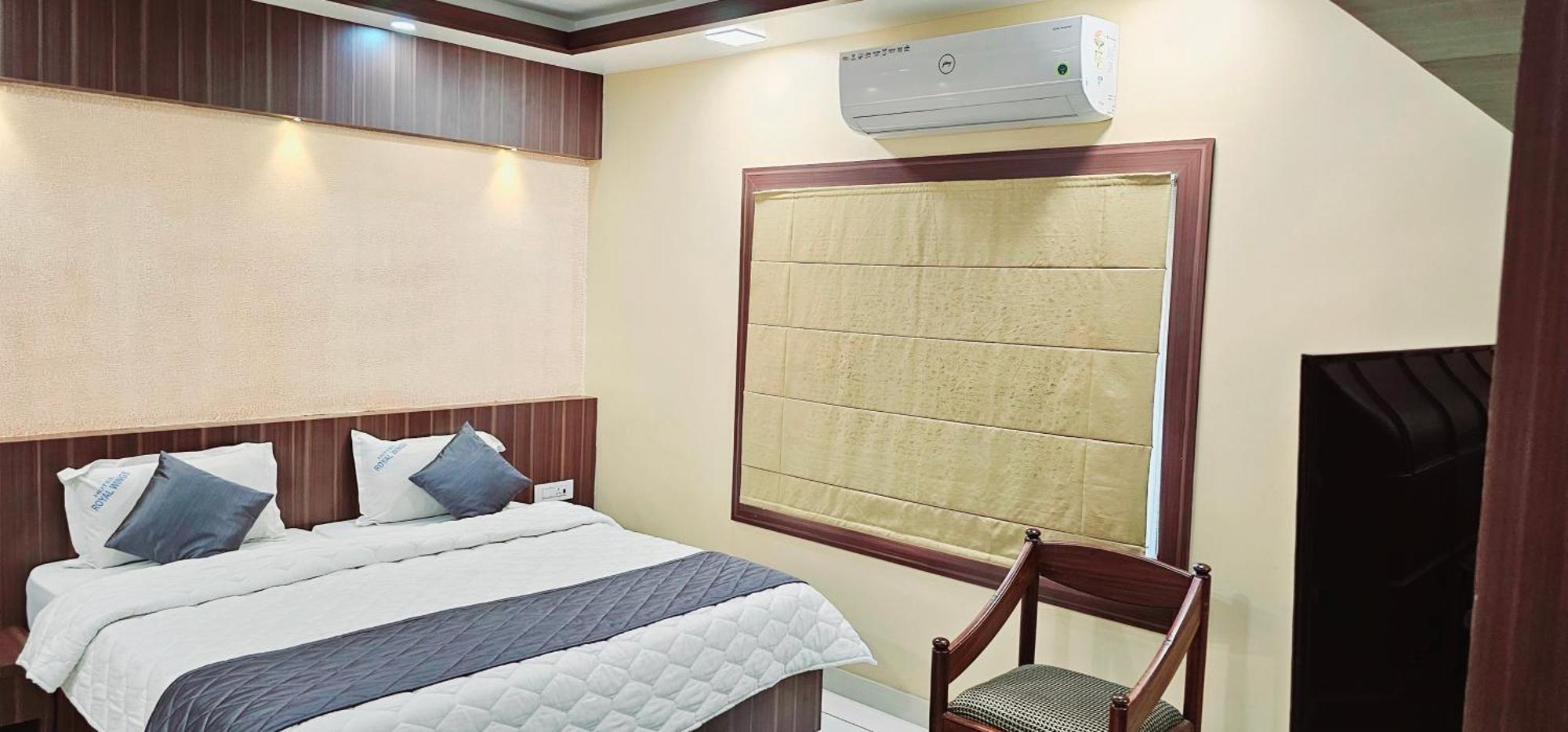 Hotel Royal Wings Elur Bagian luar foto