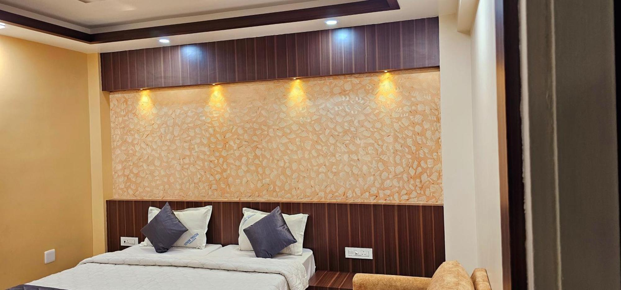 Hotel Royal Wings Elur Bagian luar foto