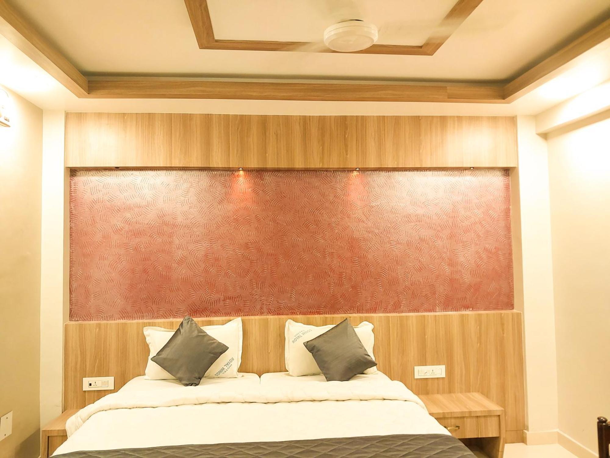 Hotel Royal Wings Elur Bagian luar foto