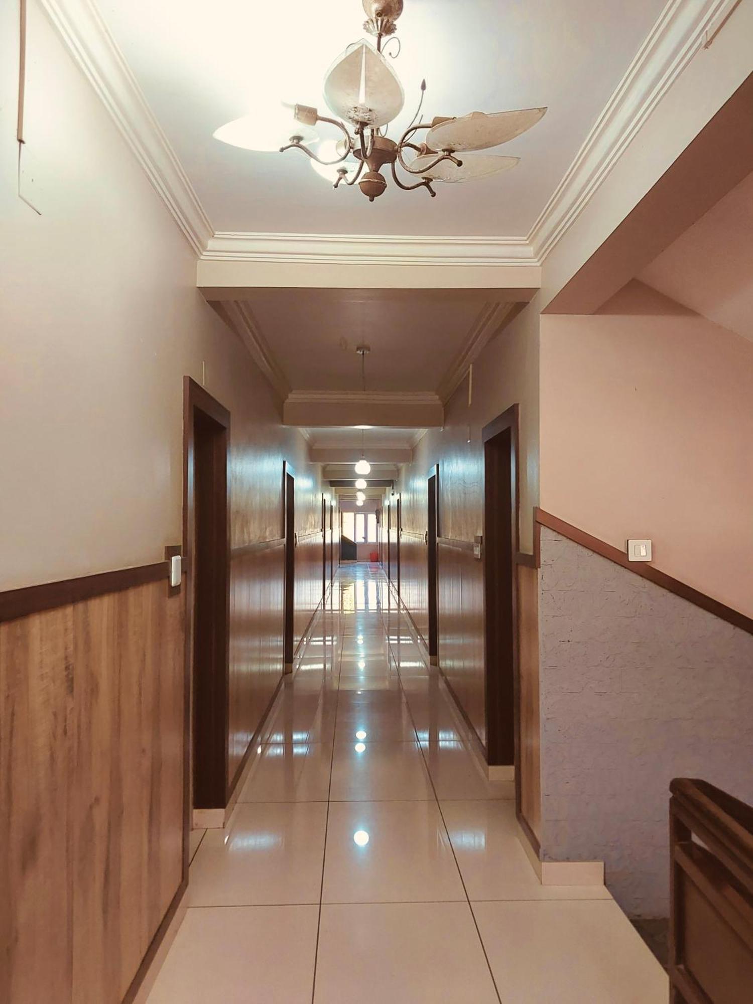 Hotel Royal Wings Elur Bagian luar foto