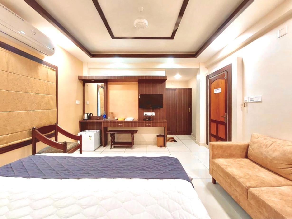 Hotel Royal Wings Elur Ruang foto